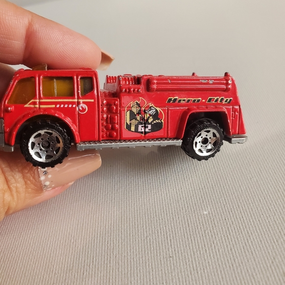 Vintage 2001 "Water Pumper" Matchbox - Picture 5 of 7